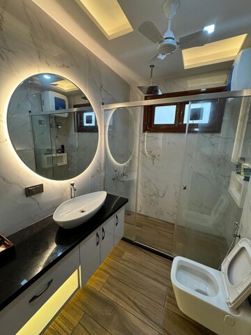 Master Bedroom in 3.5 BHK Independent House at RWA Apartments Sector 26, Sector 26 – for Rent