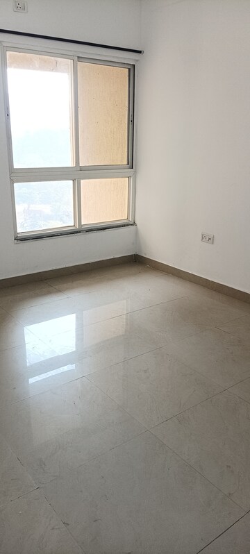 Room in 1.5 BHK Apartment at DB Realty Orchid Ozone, Dahisar East – for Sale