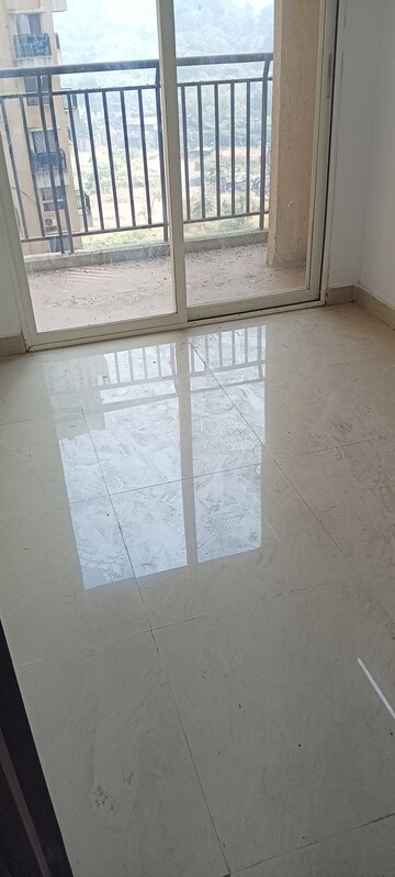 Room in 1.5 BHK Apartment at DB Realty Orchid Ozone, Dahisar East – for Sale
