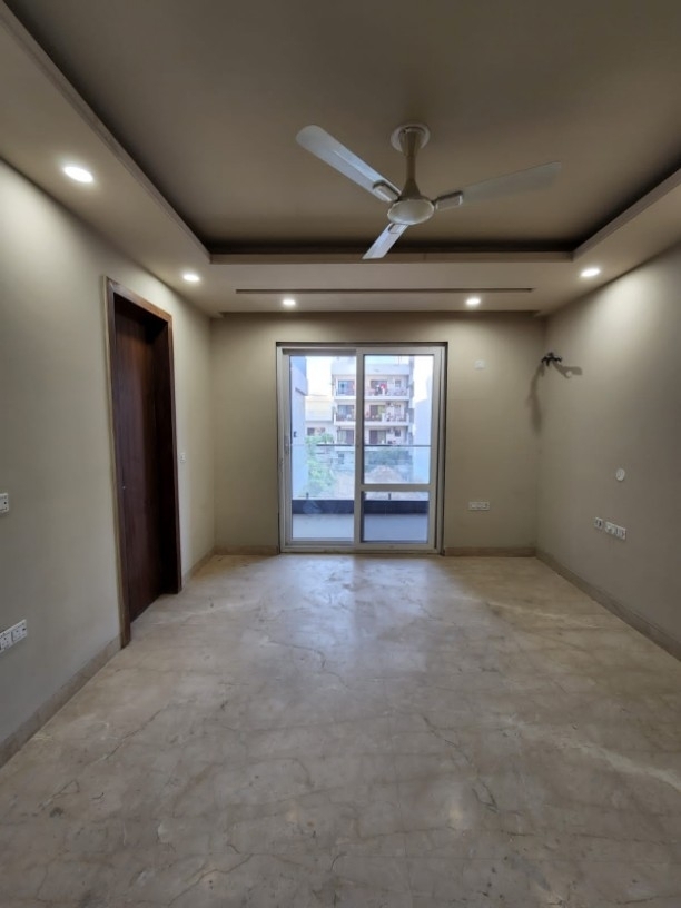 3 BHK + Servant Room,Study Room Builder Floor For Sale in Sector 71