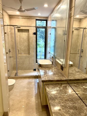 Building Lobby in 3 BHK Builder Floor at Sector 71 – for Sale