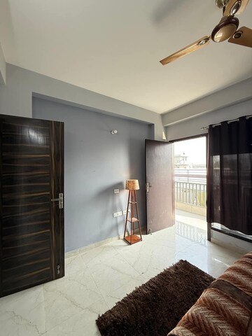 Room in 2 BHK Builder Floor at Ansal Plaza Sector-23, Sector 23 – for Rent