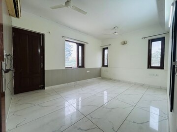 Room in 3 BHK Builder Floor at Palam Vihar Residents Association, Palam Vihar – for Rent