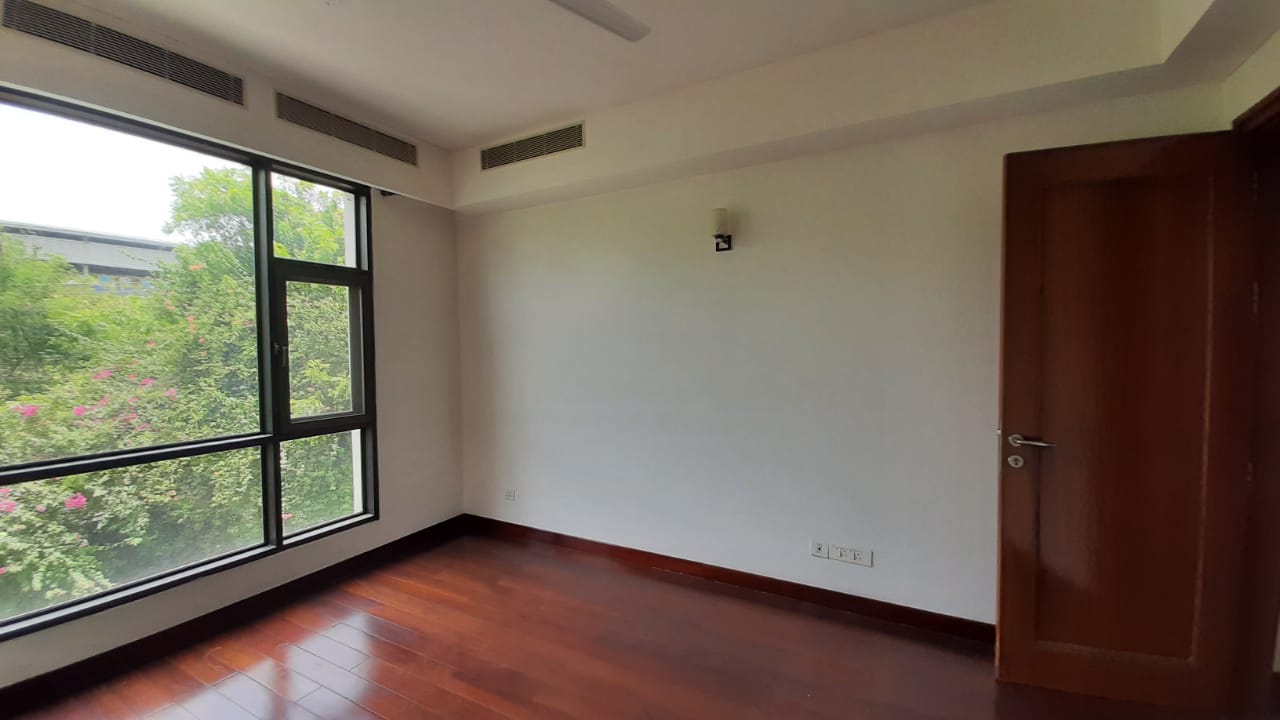 3 BHK + Servant Room Apartment For Sale in Jaypee Spa Court