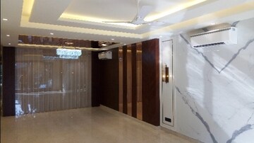 Building Lobby in 3 BHK Builder Floor at Sector 71 – for Sale
