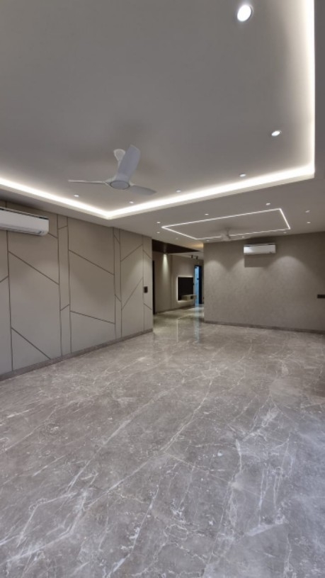3 BHK + Servant Room,Study Room Builder Floor For Sale in Sector 71
