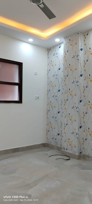 Room in 3 BHK Builder Floor at Govindpuri – for Rent