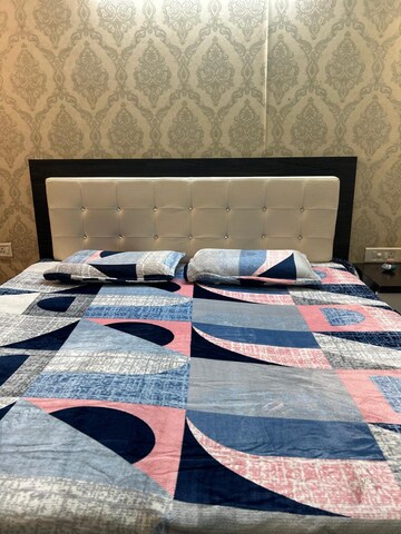 Bedroom in 3 BHK Builder Floor at Puri Pratham, Sector 84 – for Rent