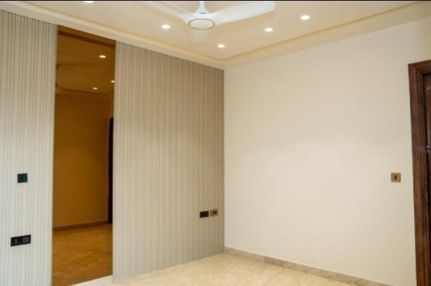 3 BHK + Servant Room,Study Room Builder Floor For Sale in Sector 71