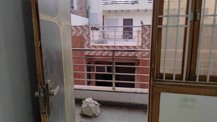 Balcony, patel nagar 2 Bedroom 90 Sq.Yd. Builder Floor In Patel Nagar Delhi 7991140
