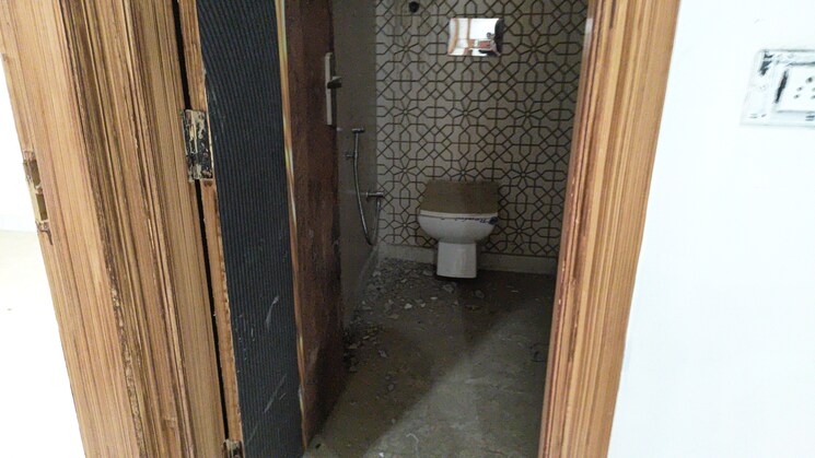 Bathroom, patel nagar 2 Bedroom 90 Sq.Yd. Builder Floor In Patel Nagar Delhi 7991140