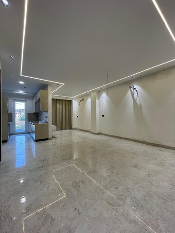 Parking in 3 BHK Builder Floor at Anant Raj The Estate Floors, Sector 63a – for Sale