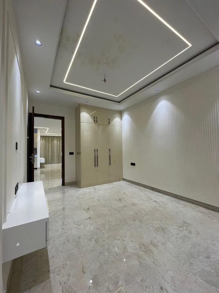 Master Bedroom, anant-raj-the-estate-floors 3 Bedroom 195 Sq.Yd. Builder Floor In Sector 63a Gurgaon 7991155