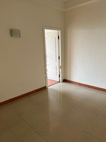 Room in 4 BHK Apartment at AEZ Aloha, Sector 57 – for Rent