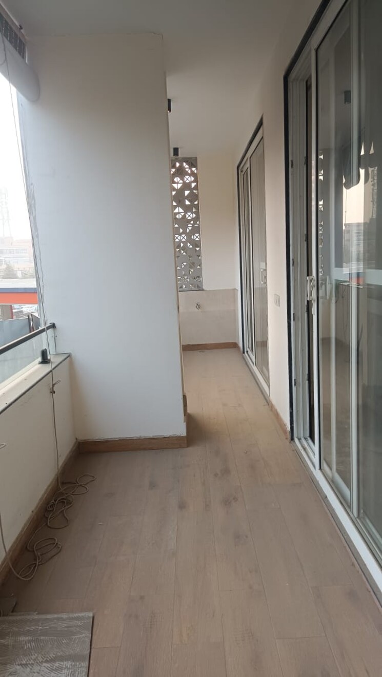 Balcony, raheja-atlantis 4 Bedroom 2944 Sq.Ft. Apartment In Sector 31 Gurgaon 7991199