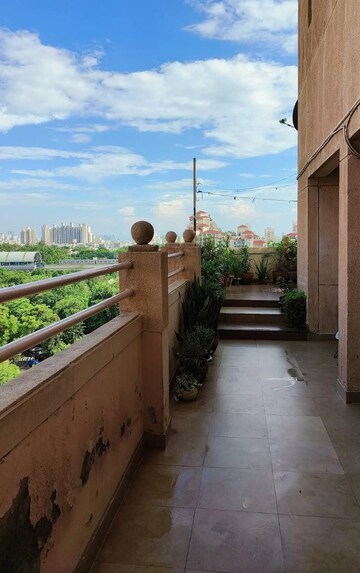 Balcony in 2 BHK Apartment at Unitech Heritage City, Sector 25 – for Rent