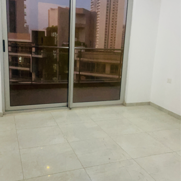 Room in 3 BHK Apartment at Tata Gurgaon Gateway, Bajghera – for Rent