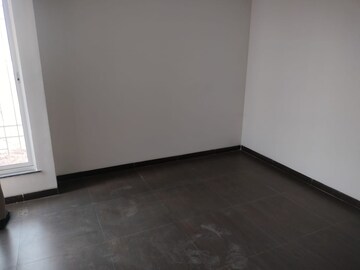 Room in 2.5 BHK Apartment at Gini Belvista Phase 1, Dhanori – for Sale