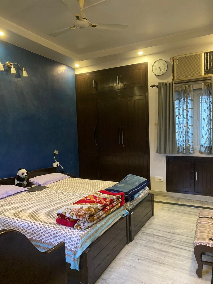 Bedroom, shatabdi-vihar-sector-61 4 Bedroom 2250 Sq.Ft. Apartment In Sector 61 Noida 7991489
