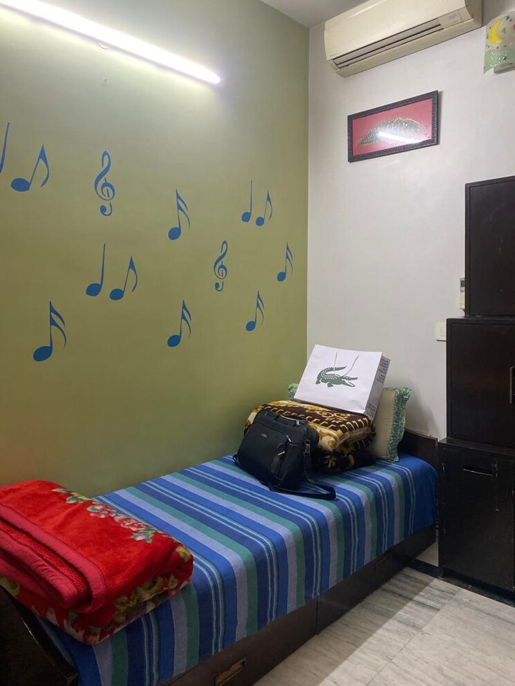 Living Room, shatabdi-vihar-sector-61 4 Bedroom 2250 Sq.Ft. Apartment In Sector 61 Noida 7991489