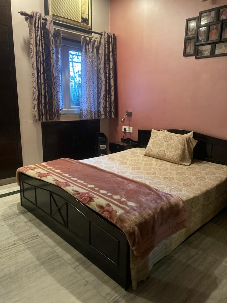 Bedroom, shatabdi-vihar-sector-61 4 Bedroom 2250 Sq.Ft. Apartment In Sector 61 Noida 7991489