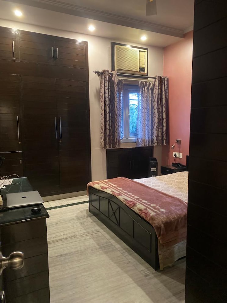 Bedroom, shatabdi-vihar-sector-61 4 Bedroom 2250 Sq.Ft. Apartment In Sector 61 Noida 7991489