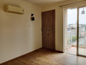 Room in 3 BHK Apartment at Experion The Heart Song, Sector 108 – for Rent
