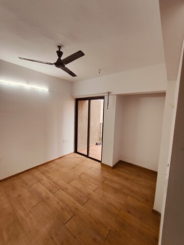 Room in 2 BHK Apartment at Lodha Palava City, Dombivli East – for Rent
