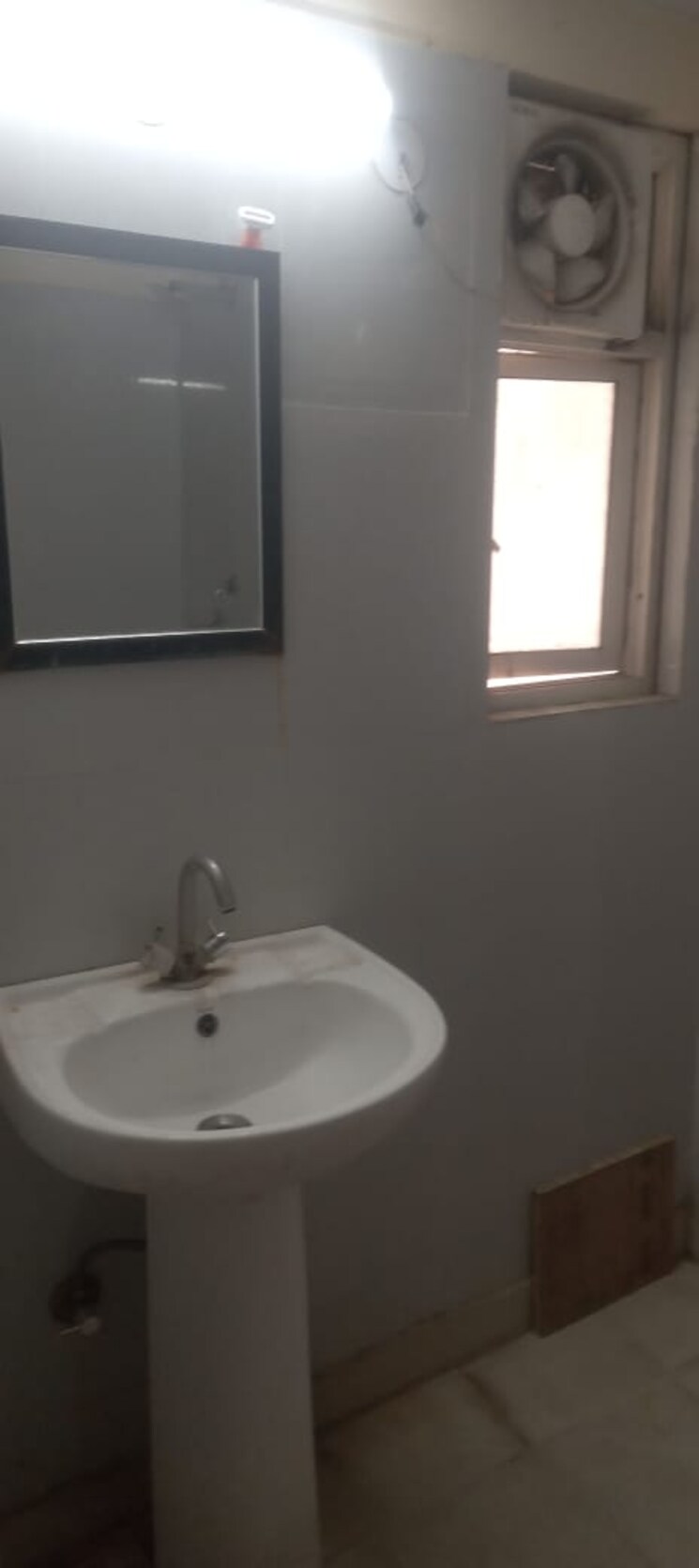 Bathroom, futec-gateway 3 Bedroom 1595 Sq.Ft. Apartment In Sector 75 Noida 7991584