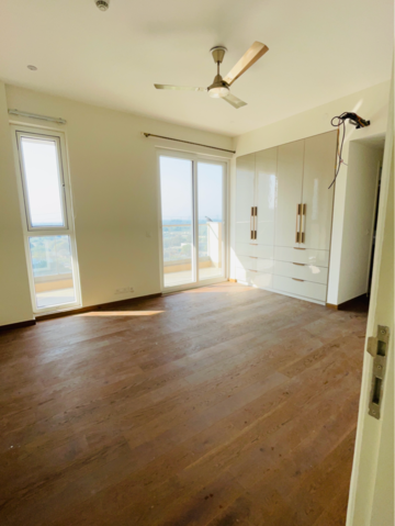 Room in 2 BHK Apartment at Tata La Vida Codename Gateway Select, Bajghera – for Rent