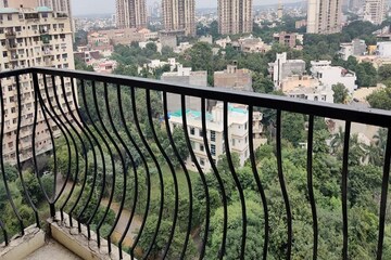 Balcony in 3 BHK Apartment at DLF Ridgewood Estate, Dlf Phase iv – for Sale