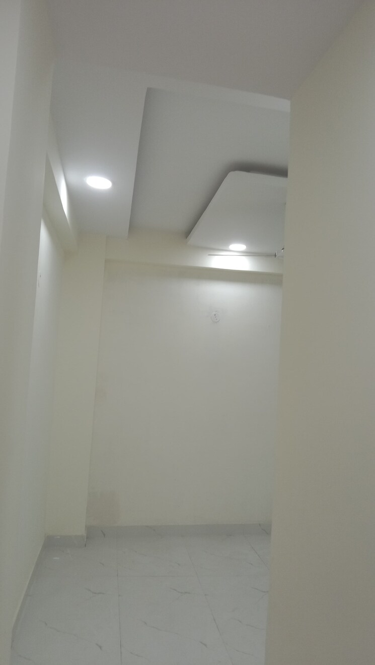 Room, sector 104 2 Bedroom 950 Sq.Ft. Apartment In Sector 104 Noida 7991638