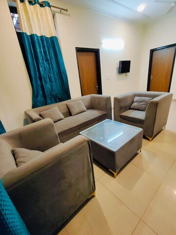 Master Bedroom in 3 BHK Builder Floor at Sector 46 – for Rent