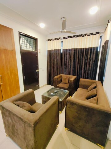 Master Bedroom in 3 BHK Builder Floor at Sector 46 – for Rent