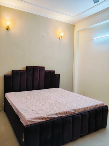 Bedroom in 3 BHK Builder Floor at Sector 46 – for Rent