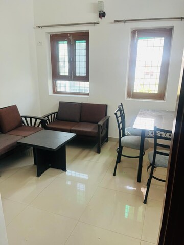 Living Room in 1 BHK Builder Floor at Ansal Sushant Lok I, Sector 43 – for Rent