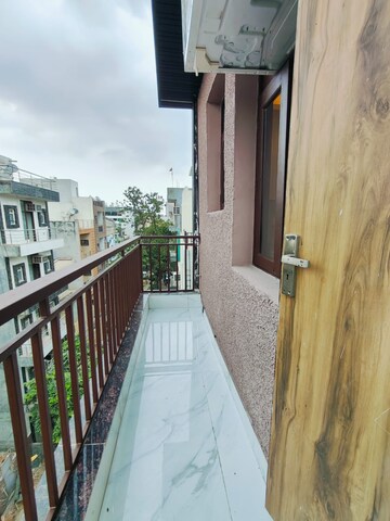 Balcony in 1 BHK Builder Floor at Ansal Sushant Lok I, Sector 43 – for Rent