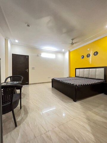 Master Bedroom in 1 RK Builder Floor at Ansal Sushant Lok I, Sector 43 – for Rent