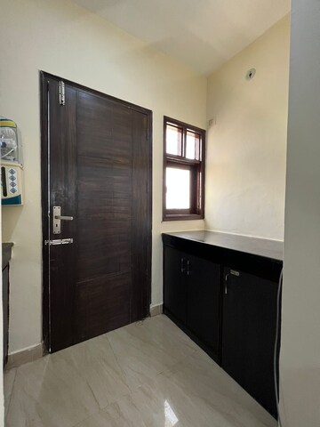 Room in 1 RK Builder Floor at Ansal Sushant Lok I, Sector 43 – for Rent