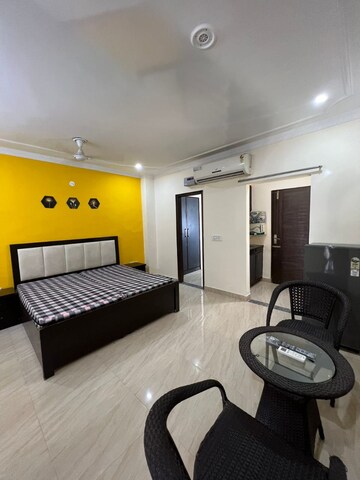 Master Bedroom in 1 RK Builder Floor at Ansal Sushant Lok I, Sector 43 – for Rent