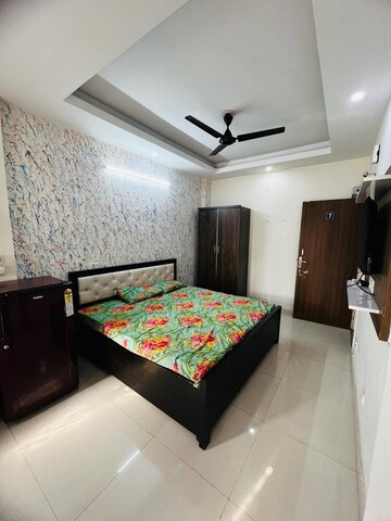 Bedroom in 1 RK Builder Floor at Ansal Sushant Lok I, Sector 43 – for Rent