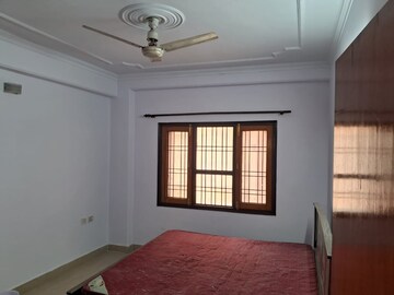 Bedroom in 3 BHK Apartment at Gomti Nagar – for Rent