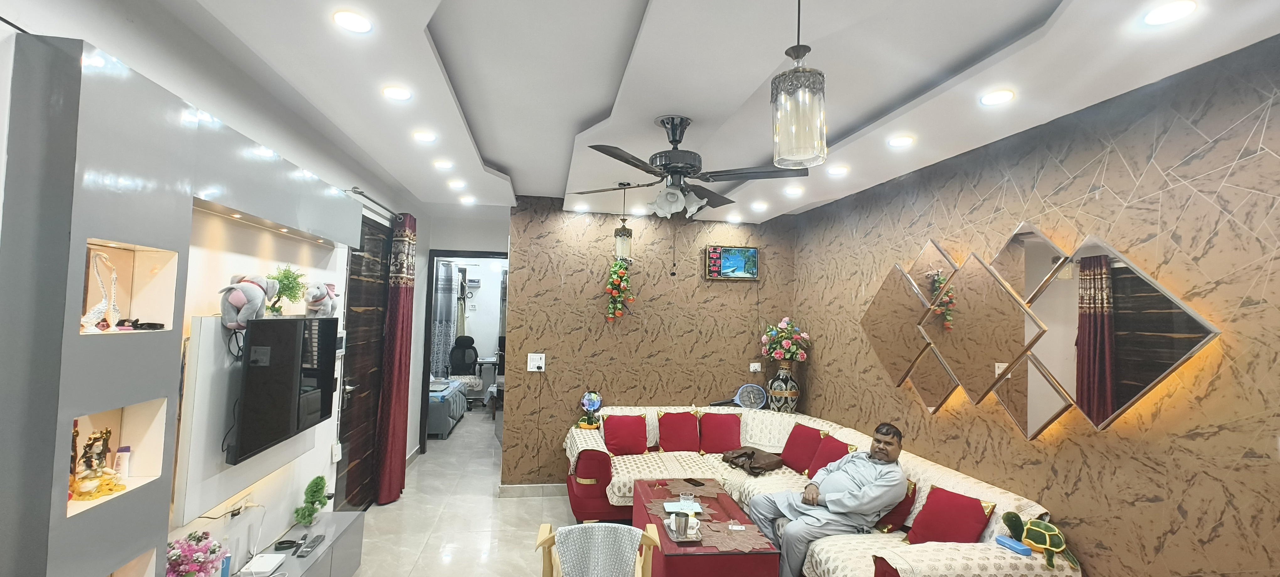 3 BHK + Servant Room Apartment For Sale in Uttam Nagar