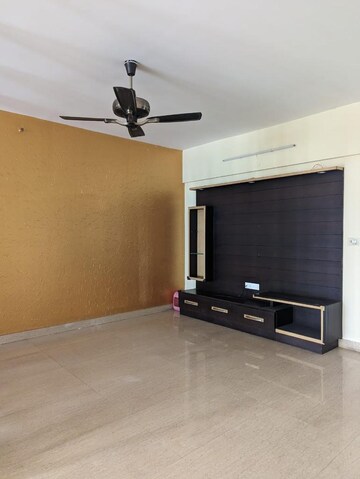 Room in 3 BHK Apartment at Jayabheri The Summit, Narsingi – for Rent