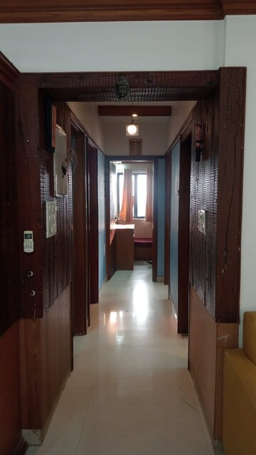 Building Lobby in 2.5 BHK Apartment at Lokhandwala Sapphire Heights, Kandivali East – for Sale