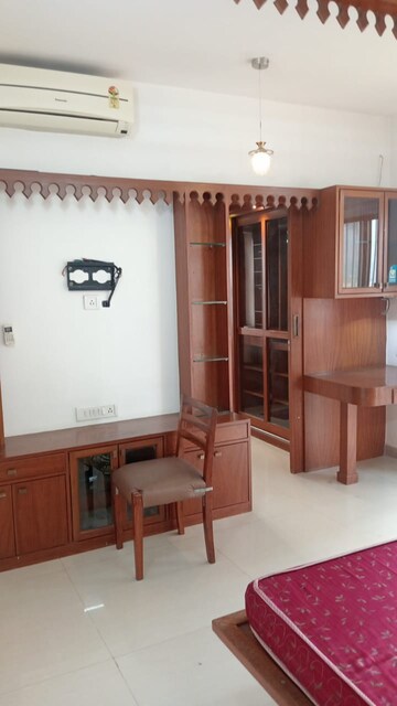 Living Room in 2.5 BHK Apartment at Lokhandwala Sapphire Heights, Kandivali East – for Sale