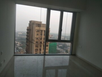 Room in 4 BHK Apartment at Piramal Aranya, Byculla – for Rent