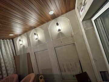Furnished Amenities in 2 BHK Apartment at Alkapuri – for Rent