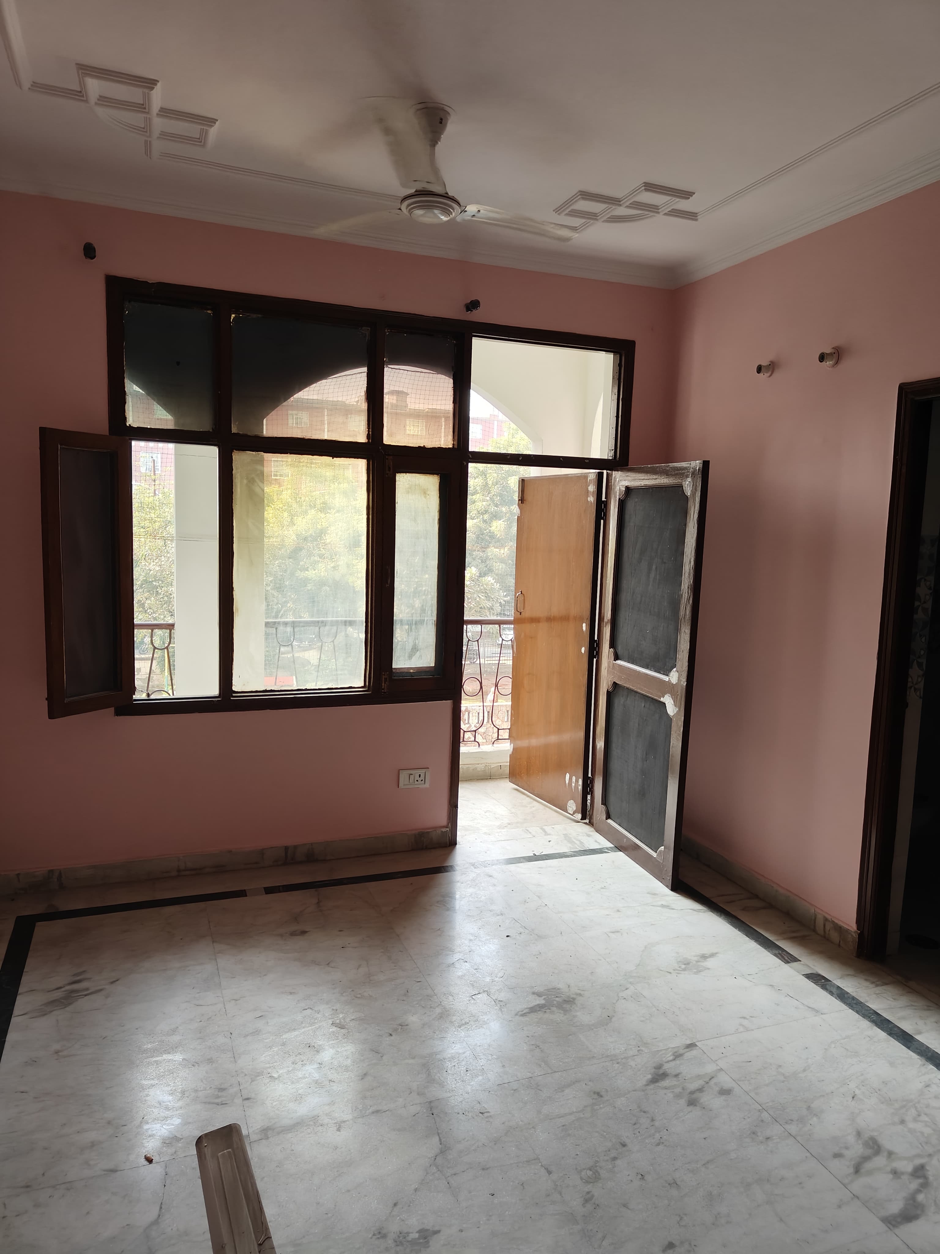 6 BHK + Pooja Room,Servant Room,Study Room,Extra Room Independent House For Sale in Rail Vihar Sector 30