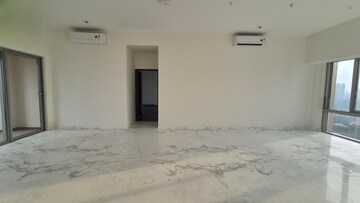 Room in 4 BHK Apartment at Piramal Aranya, Byculla – for Rent